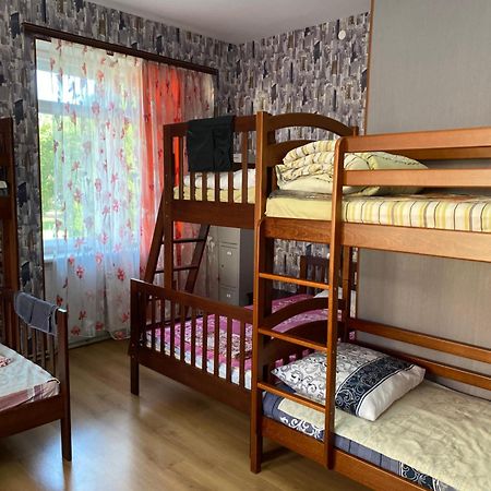 Centre Hostel Mukacheve Bagian luar foto