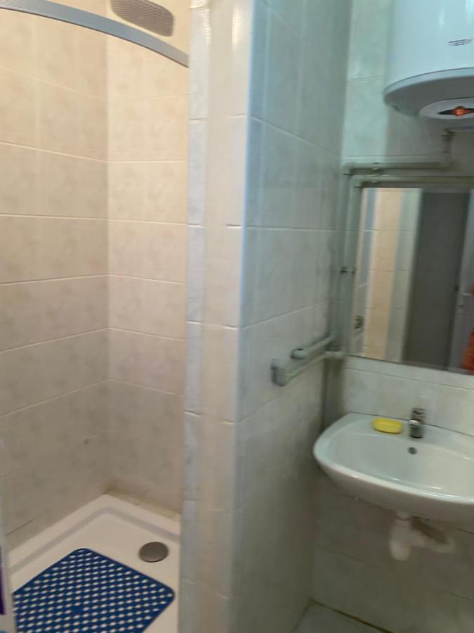 Centre Hostel Mukacheve Bagian luar foto