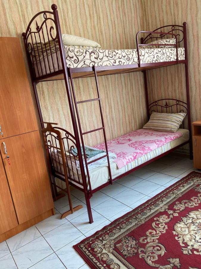 Centre Hostel Mukacheve Bagian luar foto