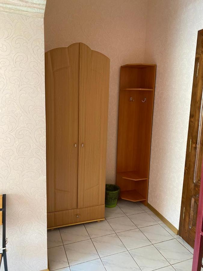 Centre Hostel Mukacheve Bagian luar foto