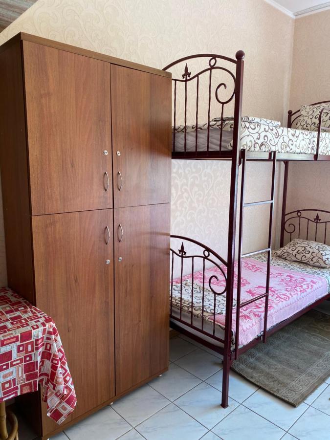 Centre Hostel Mukacheve Bagian luar foto