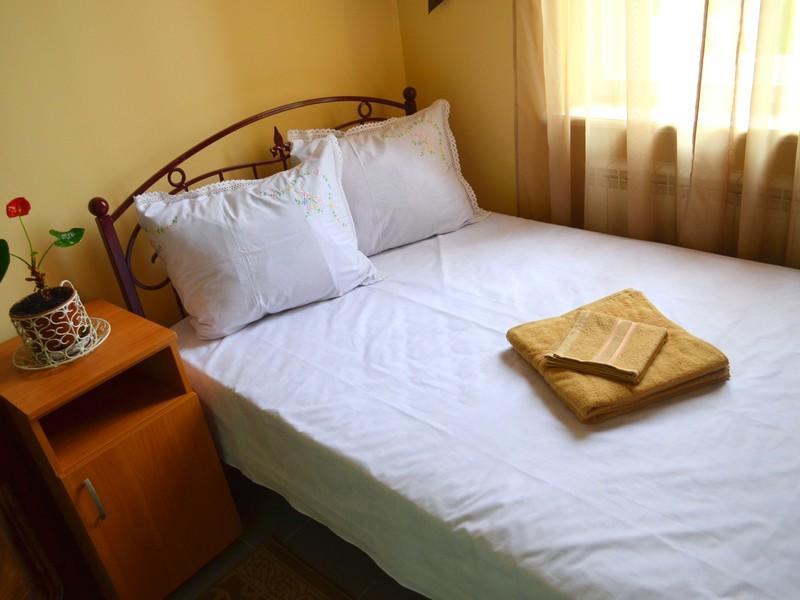 Centre Hostel Mukacheve Bagian luar foto