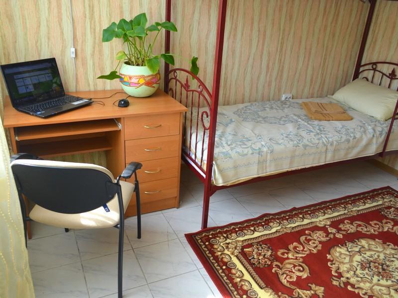 Centre Hostel Mukacheve Bagian luar foto