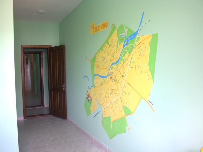 Centre Hostel Mukacheve Bagian luar foto